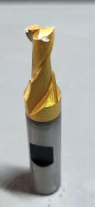 DESCRIPTION: (1) HSS SQ END MILL BRAND/MODEL: HERTEL 4119728 SIZE: 1/4" DIA 1/2" LOC 3/8' SD QTY: 1