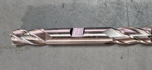 DESCRIPTION: (1) HSS SQ END MILL BRAND/MODEL: HERTEL 41117607 SIZE: 1/2" DIA 1" LOC RETAIL$: $33.35 QTY: 1