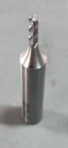 DESCRIPTION: (1) HSS SQ END MILL BRAND/MODEL: HERTEL 4115122 SIZE: 1/8" DIA 3/8" LOC QTY: 1