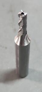 DESCRIPTION: (1) HSS SQ END MILL BRAND/MODEL: HERTEL 41117870 SIZE: 3/16" DIA 1/2" LOC QTY: 1