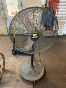 COMFORT ZONE INDUSTRIAL PEDESTAL FAN.