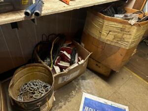 BUCKET OF CHAIN AND ASSORTED HARDWARE.