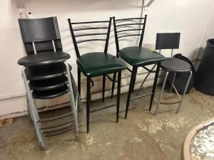 (5) STACKING PLASTIC BAR STOOLS AND (2) 30" LADDER BACK BAR STOOLS