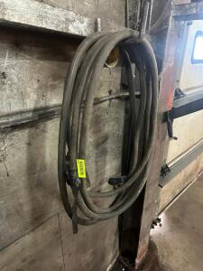 15' SECTION OF HEAVY DUTY ELECTRIC CABLE W/ OUTLET.