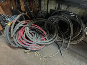 (1)LOT OF ASSORTED SECTIONS OF HYDRAULIC HOSE.