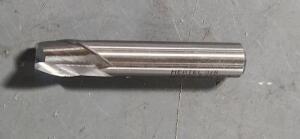 DESCRIPTION: (1) COBALT SQ END MILL BRAND/MODEL: HERTEL 91198986 INFORMATION: 3/8" DIA 3/8" LOC QTY: 1