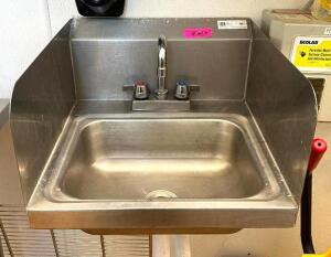 WALL MOUNT HAND SINK WITH SIDE SPLASH