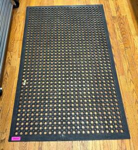 RUBBER DRAINAGE MAT