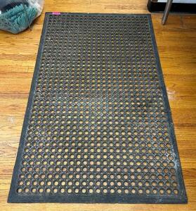 RUBBER DRAINAGE MAT