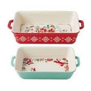 DESCRIPTION: (1) SET OF (2) BAKEWARE, HOLIDAY BRAND/MODEL: PIONEER WOMAN INFORMATION: HOLIDAY SIZE: 2 BAKING PANS RETAIL$: $36.00 EA QTY: 1