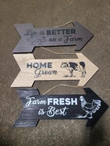 DESCRIPTION: (2) BOXES OF MISC. WOODEN SIGNS BRAND/MODEL: RUSTIC FARM SIGNS QTY: 2