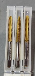 DESCRIPTION: (4) HSS SPIRAL POINTT TAPS BRAND/MODEL: KENNAMETAL 88114608 SIZE: #12-24 UNC RETAIL$: $80.00 QTY: 4