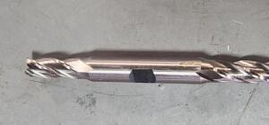 DESCRIPTION: (1) HSS SQ END MILL BRAND/MODEL: HERTEL 87151239 SIZE: 5/16" DIA 3/4" LOC 3/8" SD QTY: 1