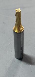 DESCRIPTION: (2) 4 FLUTE HSS SQ. END MILL BRAND/MODEL: HERTEL 41119991 SIZE: 3/16" DIA 1/2" LOC 3/8" SHANK RETAIL$: $42.99 QTY: 2