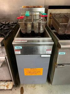 VANTCO 40 LB. GAS DEEP FRYER - CLEAN