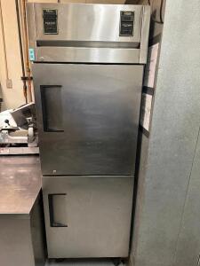 TRUE SINGLE DOOR SPLIT DOOR FREEZER