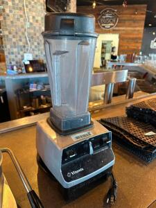 VITAMIX COMMERCIAL BLENDER W/ BASE, JUG, AND LID.