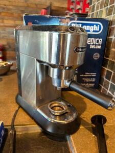 DELONGHI SINGLE SERVE ESPRESSO MACHINE