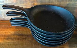 (6) 8" HARD PLASTIC SKILLET STYLE SERVERS.