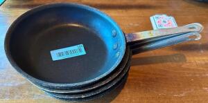 (4) 8" SKILLETS