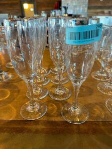 (8) CHAMPAGNE FLUTES