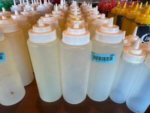 (12) 32 OZ PLASTIC SQUEEZE BOTTLES