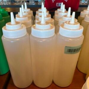 (12) 32 OZ PLASTIC SQUEEZE BOTTLES