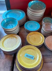 (1) LOT OF ASSORTED YELLOW AND BLUE CERAMIC DINNER PLATES , BOWLS, AND BREAD PLATES