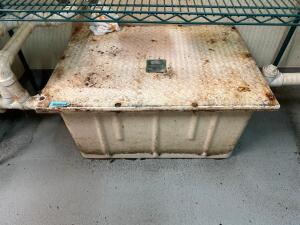 LARGE CAPACITY GREASE TRAP.