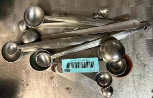 (1) LOT OF ASSORTED STAINLESS MEASURING SPOONS.