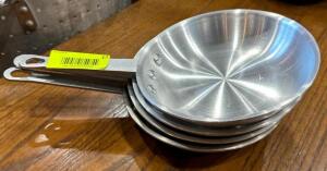 DESCRIPTION: (4) 7.5" FRY PANS LOCATION: DINING AREA QTY: 4