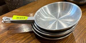 DESCRIPTION: (4) 7.5" FRY PANS LOCATION: DINING AREA QTY: 4