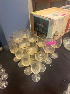 GROUP OF WINE GLASSES