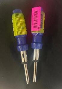 (2) - RATCHING SCREWDRIVERS