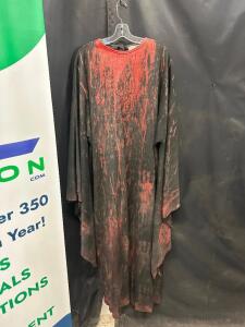 DESCRIPTION HOUSE OF FEAR BLOOD DEMON ACTORS COSTUME. ADDITIONAL INFORMATION EVERY STAIN, EVERY BLEMISH, TELLS A STORY OF HORROR AND DESPAIR. FROM THE