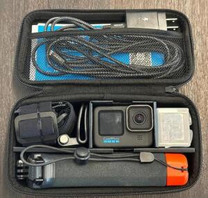 GO PRO BLACK 11 COMPLETE SET WITH ACCESSORIES AND HARD CASE