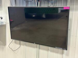 44" LG SMART TV WITH MOUNT
