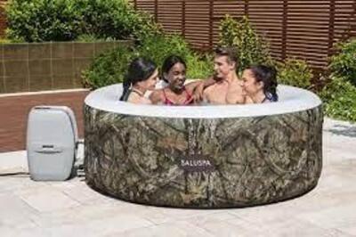 DESCRIPTION: (1) SALUSPA, MOSSY OAK INFLATABLE HOT TUB BRAND/MODEL: COLEMAN INFORMATION: CAMOUFLAGE SIZE: 28" X 77" X 28" RETAIL$: 507.69 EA QTY: 1