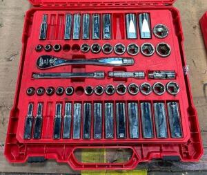 3/8" DRIVE SOCKET SET (SAE/METRIC)