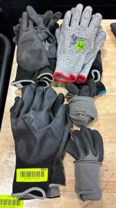 ASSORTED WORK GLOVES