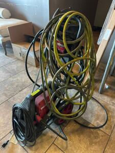 2200 PSI ELECTRIC PRESSURE WASHER W/ WAND AND HOSE.