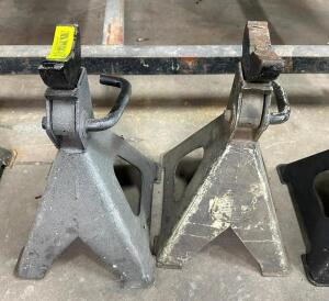 (2) 3 TON JACK STANDS