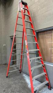 WERNER 12' FIBERGLASS LADDER