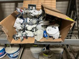 (1) BOX OF ASSORTED ELECTRICAL OUTLET PARTS AND HARDWARE.