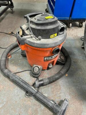 RIDGID 16 GALLON WET / DRY SHOP VAC WITH HOSE.