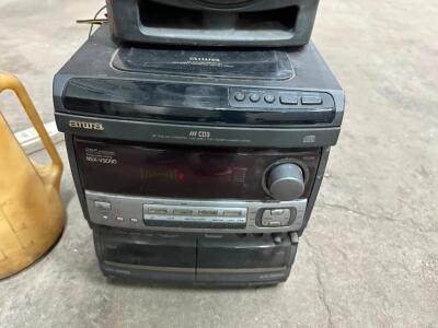 AIWA AM/FM CD PLAYER W/ SPEAKERS