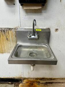 WALL MOUNTED SINK