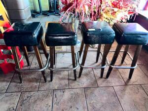 (4)- BARSTOOLS