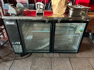 MIGALI REFRIGERATED BAR CABINET WITH GLASS DOORS