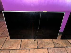 LG 48" TV W/ MOUNT